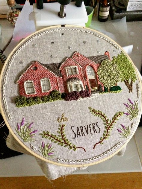 Brick House Surface Embroidery, Wool Stitching, Crewel Embroidery Tutorial, House Embroidery, Brazilian Embroidery Stitches, Crewel Embroidery Kits, House Portrait, Embroidery Patterns Vintage, Learn Embroidery