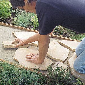 Step-by-step: Flagstone path.  Going to try this weekend or next. Flagstone Path, Flower Tower, Flagstone Patio, Garden Walkway, Have Inspiration, Garden Pathway, Garden Path, Backyard Projects, Gardening Landscaping