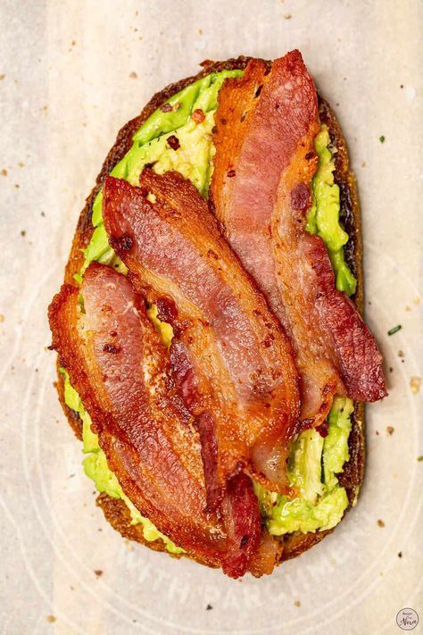 Avocado Toast Healthy Clean Eating, Toast Recipes Breakfast, Avacodo Toast Recipes Breakfast, Toast Recipe Breakfast, Avocado Recipes Breakfast, Avocado Toast Recipe, Open Faced Sandwich, Resep Diet, Toasted Bread