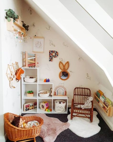 Play Place Stair Closet Playroom, Downstairs Play Area, Small Nook Play Area, Toy Room Under The Stairs, Play Nook Under Stairs, Understairs Play House, Kids Nook Under Stairs, Under Stairs Playroom Ideas, Under Stairs Closet Playroom