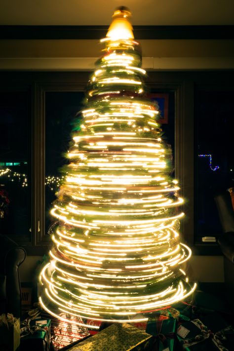 ITAP of my rotating Christmas tree Spinning Christmas Tree, Rotating Christmas Tree, Gift Drawing, Christmas Tree With Gifts, Artificial Christmas Tree, Photography Techniques, Dr Who, All Things Christmas, Amazing Photography