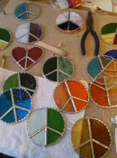 Soldered Art, Peace Symbols, Stain Glass Window Art, Glass Magnets, Painted Glass Art, Glass Window Art, Stained Glass Ornaments, Stained Glass Jewelry, Kids Crafting