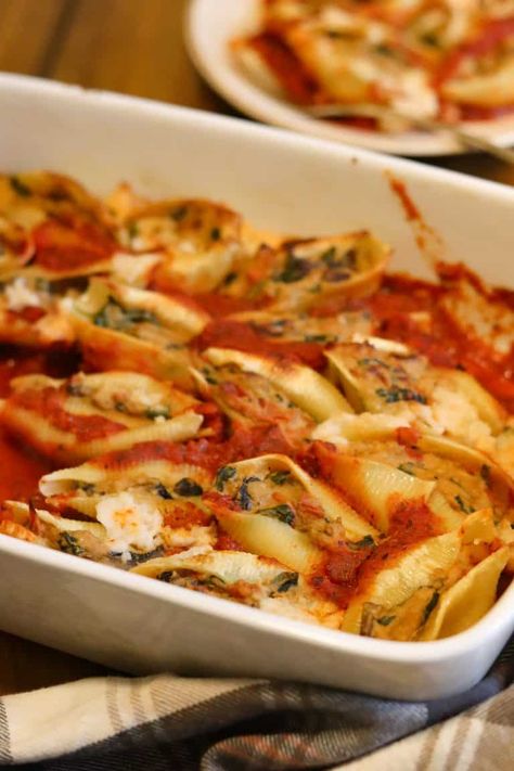 Vegan Ricotta Stuffed Shells (Easy and Homemade Cashew Ricotta) Stuffed Shells Easy, Ricotta Shells, Ricotta Stuffed Shells, Cashew Ricotta, Stuffed Shells Ricotta, Vegan Ricotta, Weekend Dinner, Stuffed Shells, Cashew