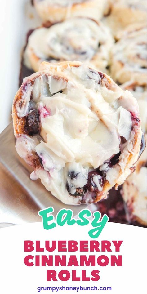 Indulge in the heavenly combination of warm cinnamon and sweet blueberry flavor with this easy yet tantalizing Blueberry Cinnamon Rolls recipe. Using canned dough for convenience, these fluffy rolls are the perfect blend of fruity goodness and spice, bringing your traditional cinnamon buns up a notch! Cinnamon Rolls With Blueberries, Mini Breakfast Quiche, Blueberry Cinnamon Rolls, Fluffy Rolls, Blueberry Pudding, Pillsbury Cinnamon Rolls, Breakfast Quiche Recipes, Blueberry Topping, Breakfast Burritos Recipe