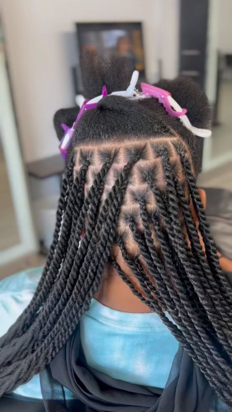 757 KNOTLESS BRAIDS | Medium Senegalese twists midback with a knotless start and hot water curls😍 #757twists #757hair #757braids #757salon #braids #twists… | Instagram Peekaboo Senegalese Twists, Knotless Twist Braids Medium, Twist Knotless Braids, Colored Senegalese Twist, Knotless Senegalese Twist, Medium Senegalese Twist, Knotless Twist Braids, Knotless Twists, Knotless Braids Medium