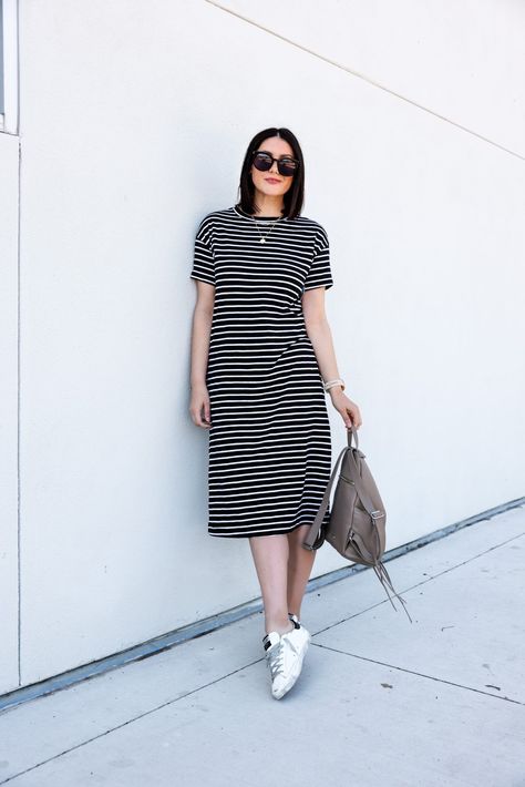 black and white striped dress White Striped Dress Outfit, Striped Dress Outfit, Kendi Everyday, How To Wear Sneakers, Black And White Striped Dress, Striped Knit Dress, White Striped Dress, Dress Outfit, Summer Ready