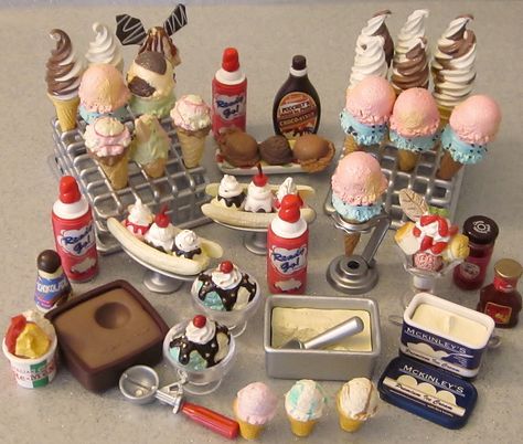 store bought, handmade, scoops, cones, sundaes, splits, gelato, toppings, whipped cream Miniature Desserts, Rement Miniatures, Miniture Food, Miniature Stuff, Miniature Foods, Miniature Clay, Mini Stuff, Miniature Things, Doll Food