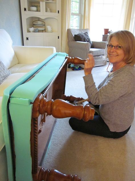 Turn your old coffee table into a fabric-covered, upholstered ottoman or cocktail table!   I had been eyeing up a particularly expensive ottoman at Pottery Barn, but I KNEW that it was something I could do at home, without spending a fortune, so I jumped into it and decided to also create a tutorial for everyone … Upholstered Coffee Tables, Old Coffee Tables, Diy Ottoman, Furniture Rehab, Diy Coffee Table, Upholstered Ottoman, Diy Coffee, Refurbished Furniture, Redo Furniture