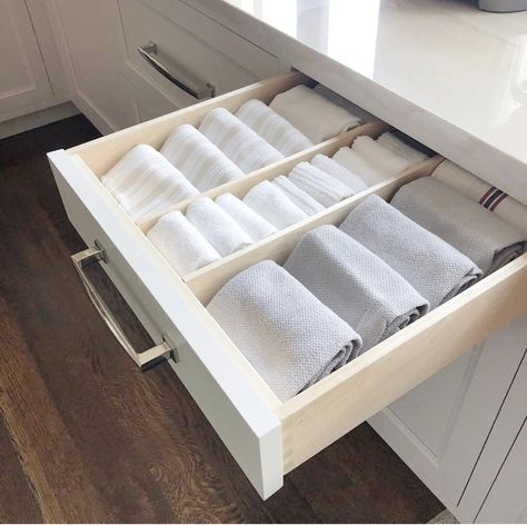 Drawer Inspiration, Neat Method, Kitchen Organization Pantry, Kitchen Organization Diy, Kitchen Drawer Organization, Diy Kitchen Storage, Drawer Design, Kitchen Cabinet Organization, Home Organisation