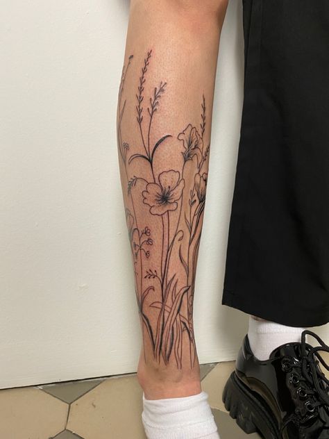 Tattoo Earthy, Tattoos Earthy, Flower Leg Tattoos, Tattoos Leg, Earthy Tattoos, Ankle Tattoo Designs, On Tattoo, Tattoos Women, Leg Tattoos Women