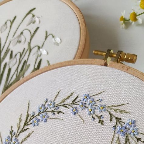 Baby's Breath Embroidery, First Embroidery Project, Forget Me Not Embroidery Pattern, One Color Embroidery, Forget Me Not Embroidery, Wreath Sketch, Transfer To Fabric, Embroidery Wreath, Sketch Hair