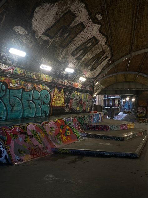 Aesthetic Graffiti, Aesthetic Skateboard, Graffiti Aesthetic, Skatepark Design, Skateboarding Aesthetic, Skate Aesthetic, Skateboard Park, Skateboard Aesthetic, Aesthetic London