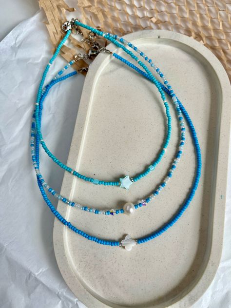 Bead Necklace Ideas, Goa Vibes, Tiny Bead Necklace, Ideas Pulseras, Beads Choker Necklace, Simple Beaded Necklaces, Accessories Inspiration, Beads Choker, Necklace Ideas