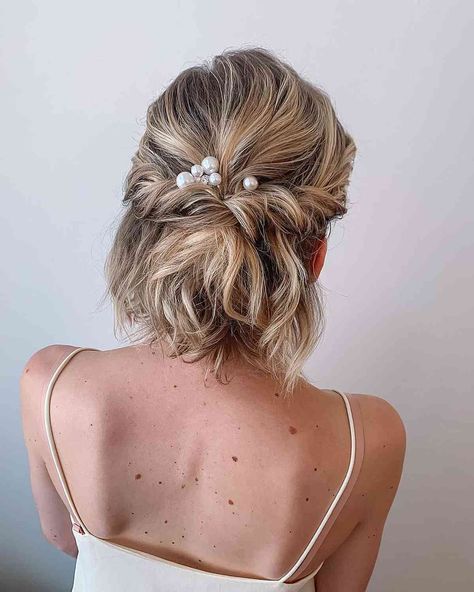 Prom Hair 2022, Short Bridal Hair, Formal Hairstyles For Short Hair, Hair 2022, Prom Hairstyles For Short Hair, Hairdos For Short Hair, Short Wedding Hair, Penteado Cabelo Curto, Short Hair Updo