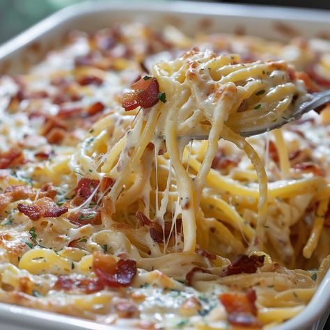 Bacon Cream Cheese Baked Spaghetti Bacon Cream Cheese Spaghetti Bake, Spaghetti With Cream Cheese Recipes, Bacon Cream Cheese Spaghetti, Creamy Bacon Spaghetti, Bacon Cream Cheese Baked Spaghetti, Baked Spaghetti Recipe With Cream Cheese, Monday Dinner Ideas Families, Cream Cheese Baked Spaghetti, Cheese Baked Spaghetti