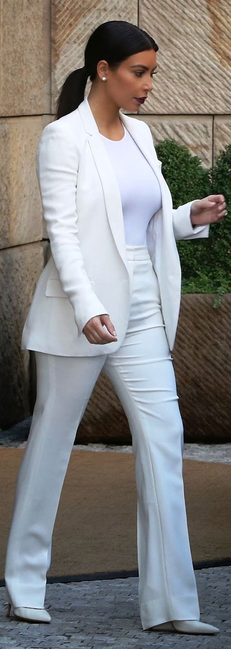 kim kardashian business attire Prague Wedding, Emma Stone Style, White Pantsuit, Minimalist Moda, Kim Kardashian Outfits, Jack And Jones Jeans, Kardashian Outfit, Jeanne Damas, Professional Outfits Women