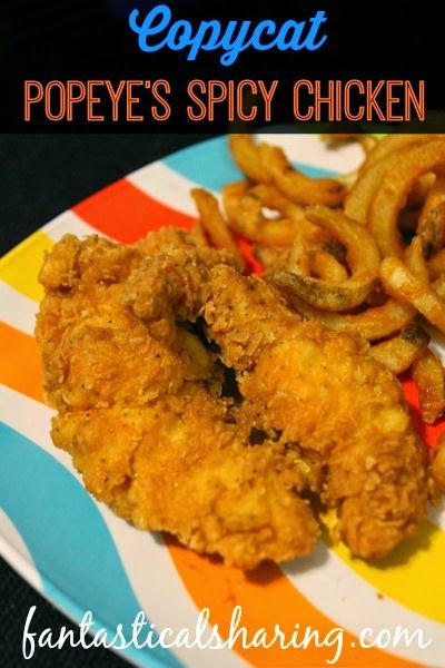 Copycat Popeye's Spicy Chicken | It's super easy to make your own Popeye's at home - crispy and spicy perfection! #copycat #chicken #maindish #recipe Popeyes Spicy Chicken Recipe, Popeyes Chicken, Spicy Chicken Recipes, Copykat Recipes, Copycat Restaurant Recipes, Fried Chicken Recipes, Cat Recipes, Spicy Chicken, Poultry Recipes