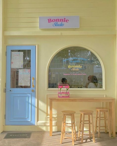 Interior Design Cafe, Pastel Interior Design, Coffee Shop Concept, Design Cafe, Pastel Interior, Cute Store, Store Design Boutique, Storefront Design, Color Aesthetic