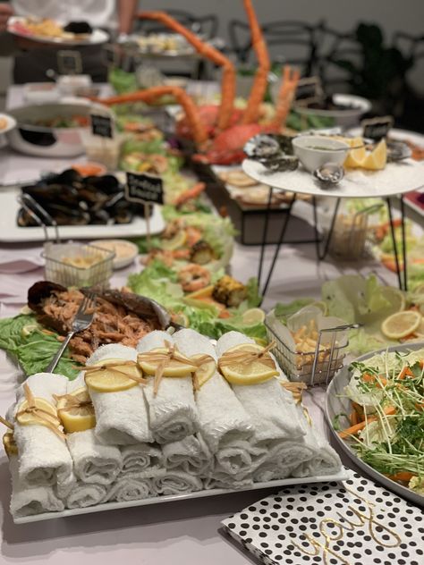 Seafood Table Setting, Sea Food Table Setting, Under The Sea Dinner, Fish Table, Grazing Board, Grazing Table, Table Arrangement, Grazing Tables, Under The Sea Party