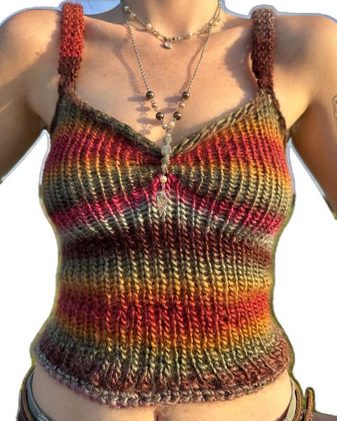 Lil Top, Hippie Crochet, Crochet Design Pattern, Crochet Clothing And Accessories, I'm With The Band, Fun Crochet Projects, Diy Crochet Projects, Knit Outfit, Dream Clothes