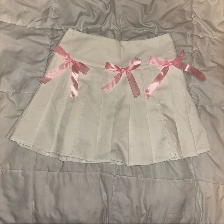 Zip Up Never Worn Built In Shorts Size:L (Not Us L More Like A Small) #Coquette #Babydoll #Y2k #Preppy #Princess White High Waist Y2k Mini Skirt, Kawaii Mini Length Bottoms For Summer, Kawaii Mini Length Summer Bottoms, Summer Kawaii Mini-length Bottoms, Cute White School Bottoms, Cute Cotton Mini Skort, Kawaii Summer Skirt Bottoms, Cute White Cotton Skirt, White Cotton Kawaii Bottoms