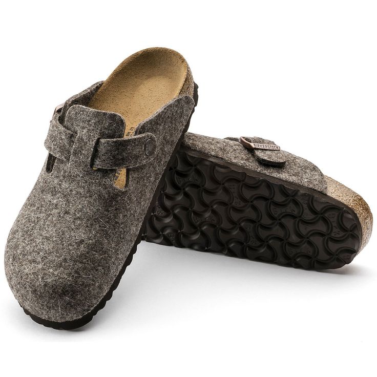 Birkenstock Slippers, Shoe List, Wool Clogs, Birkenstock Clogs, Boston Clogs, Birkenstock Style, Birkenstock Men, Cozy Clothes, Wool Shoes