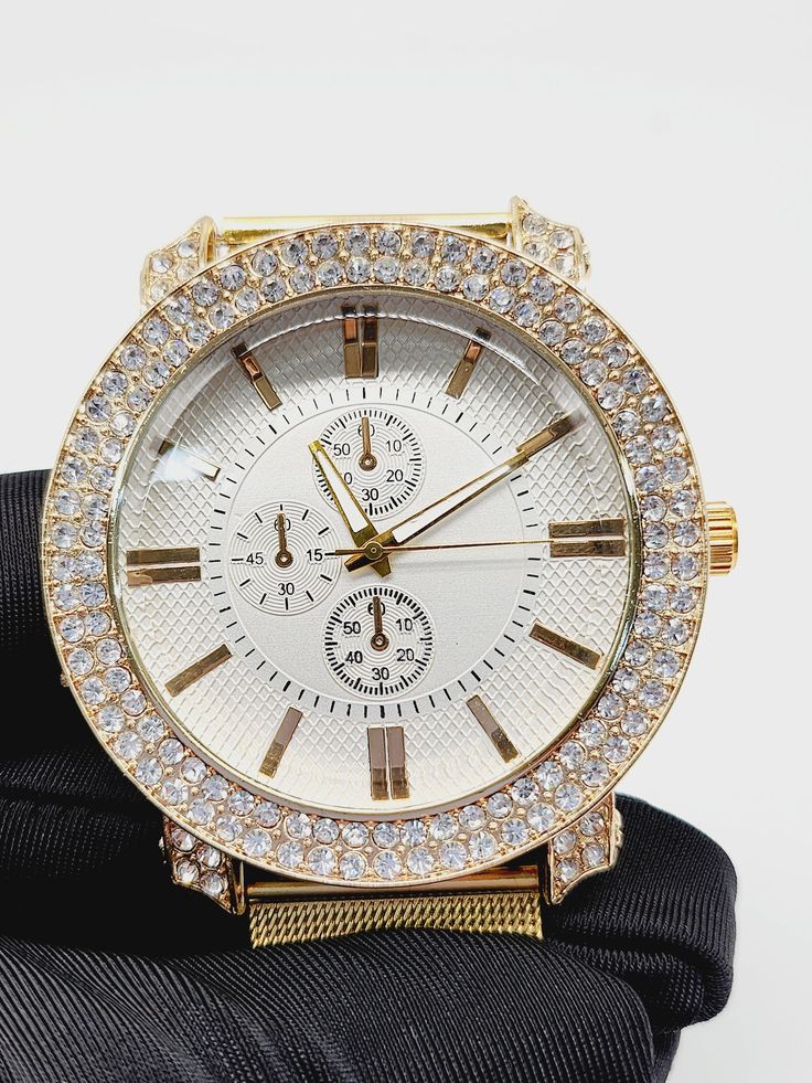 14k  Gold Finish Watch Famous Hip Hop Bling Bling Wrist Wear Streetwear Fashion  Shows off your elite fashionable style statement through this magnificently Designed Wristwatch. The Subtle White Gold Tone on the Watch can be seen from a Mile away and sure to surround you with envious eyes wherever you go. Men's and women's Watches Fashion Wrist Watch Men Gold Business Men's Watches Top Brand Luxury clock drop shipping. Classic design.  Includes brand new battery beautiful watch at wholesale pric Streetwear Fashion Show, Wrist Watch Men, Street Wear Style, Luxury Clock, Hip Hop Bling, Beautiful Watch, Wristwatch Fashion, Wrist Wear, Women's Watches