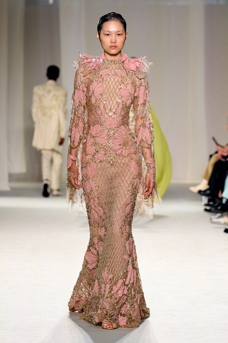 Elie Saab Spring 2023 Couture Fashion Show | Vogue Elie Saab Spring 2023, Couture Ss23, Spring 2023 Couture, Stylish Street Style, 2023 Couture, Elie Saab Haute Couture, Elie Saab Spring, Elie Saab Couture, Spring Couture