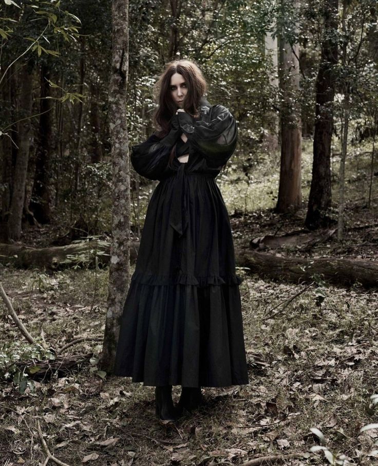 Folk Goth, Forest Goth, Poetic Cinema, Chelsea Wolfe, Whimsical Witch, Forest Fashion, Goth Fits, Goth Bands, Insect Collection