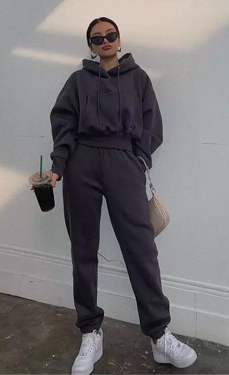 Womens Tracksuit Outfit, Tracksuit Outfit Women, Grey Tracksuit, Tracksuit Outfit, Looks Street Style, Sweatshirt Outfit, 영감을 주는 캐릭터, Tracksuit Women, Women Pants Casual