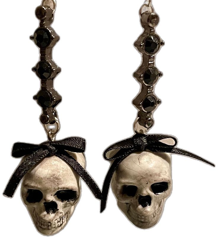 Black Skull-shaped Earrings With Skull Print, Black Gothic Earrings With Skull Print, Black Skull Print Earrings As Gift, Black Skull Earrings For Gift, Adjustable Black Skull Earrings, Adjustable Black Skull-shaped Earrings, Black Skull Earrings For Parties, Gothic Skull Earrings For Party, Adjustable Gothic Skull Earrings