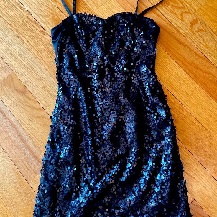 This Is A Pretty Dress With Smaller And Medium Sized Sequins. It Is A Size 6 But Note The Dimensions In Pictures. It Is Lined And Has A Zipper In The Back. Never Wore. Still With Tags H&m Sleeveless Mini Dress For Party, H&m Sleeveless Mini Dress For Night Out, H&m Fitted Mini Dress For Cocktail, Fitted H&m Mini Dress For Cocktail, H&m Mini Dress For Date Night, H&m Sequin Dresses For Party Season, H&m Dresses For Party Season, H&m Evening Mini Dress, H&m Mini Dress For Evening