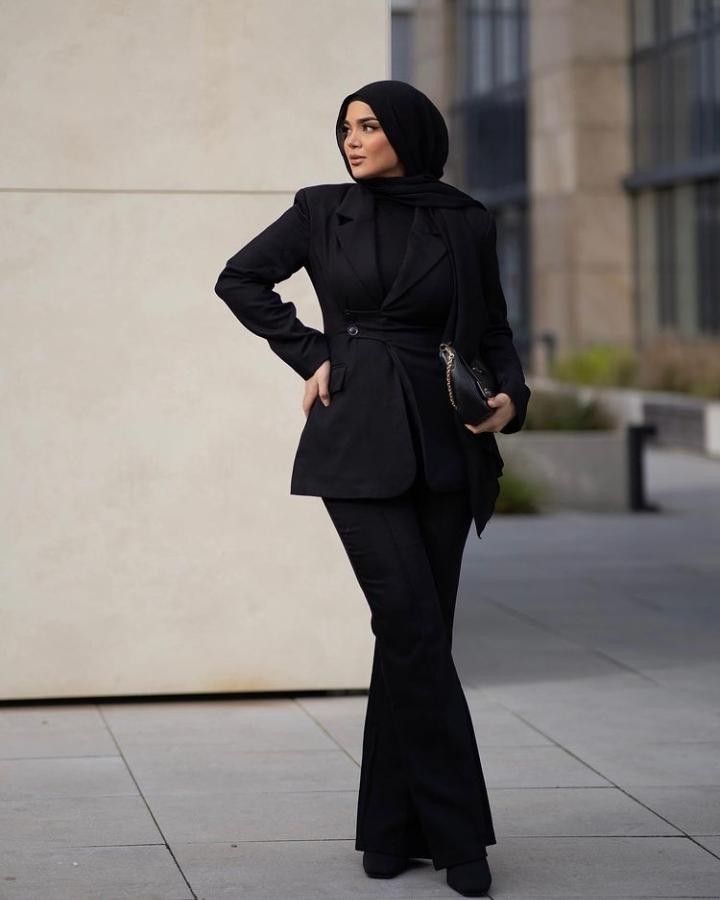 Hijabi Suit Outfits Black, Graduation Black Suits For Women, Suits Hijab Outfits, Hijab Suit Outfit Formal, Interview Outfit Women Hijab, Outfit Birthday Party Hijab Black, Graduation Suits For Women Hijab, Graduation Outfit For Hijabi, Hijabi Interview Outfit