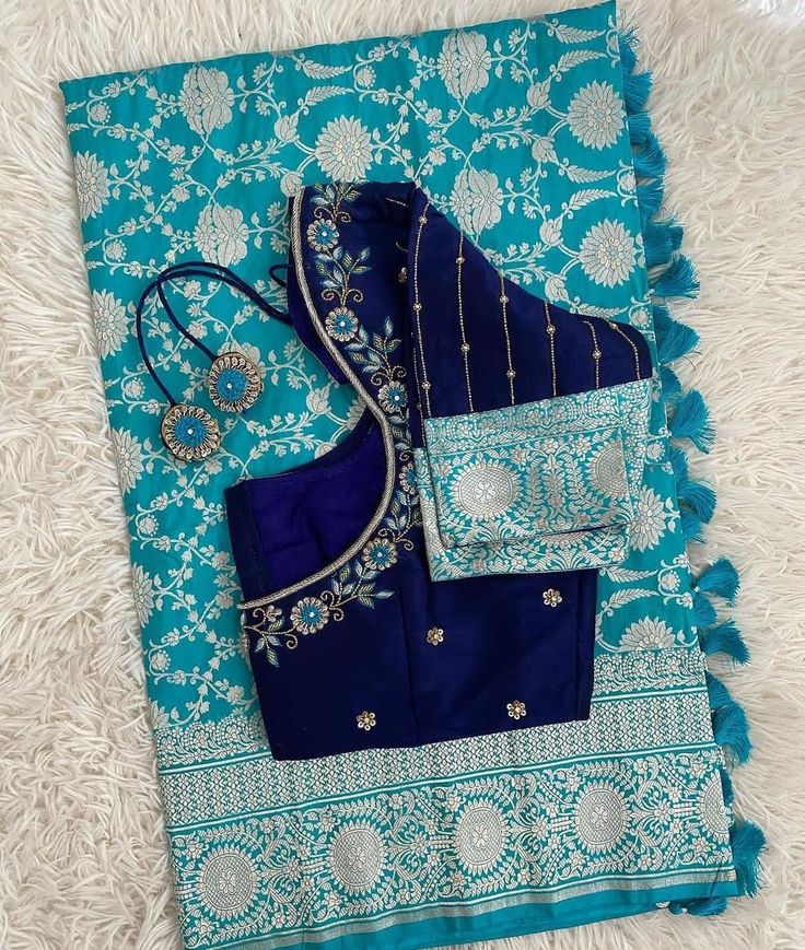 Ink Blue Blouse Designs, Bridal Saree Ideas, Benaras Blouse Designs, Banaras Saree Blouse Designs Latest, Pattu Sari Blouse Designs Latest, Pattu Blouse Designs Latest Without Work, Blue Saree Contrast Blouse, Latest Fancy Blouse Designs Patterns, Pattu Sarees Latest Collection