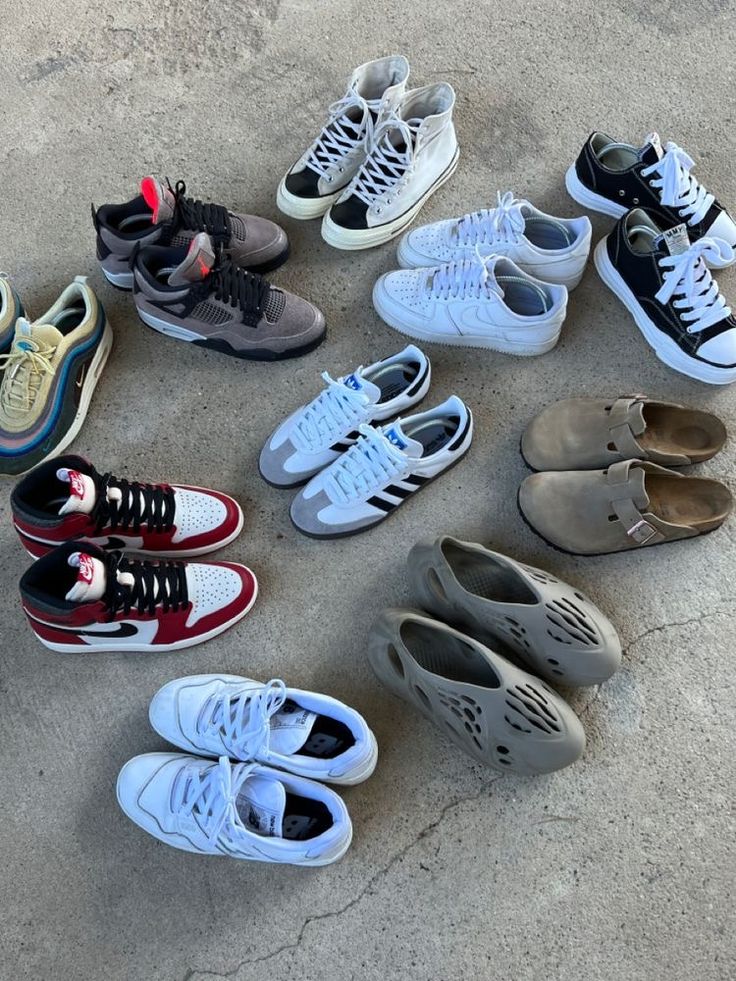 Sneaker Rotation Men, Shoe Ideas Men, Mens Shoe Collection, Shoe Rotation Aesthetic, Shoe Rotation Men, Shoe Inspo Men, Small Shoe Collection, Shoes Rotation, Shoes For Guys