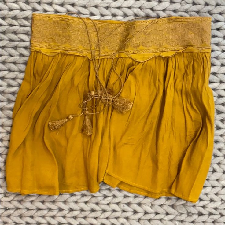 Tube Top Style, Baby Doll Tube With Two Tie Tassles For Each Side For Straps, Can Wear It With Or Without. Great Quality! Nwot Very Bohemian Chic The Perfect Summer Top. Firm On Price. Yellow Top, Bohemian Chic, Vintage Yellow, Summer Top, Tube Top, Perfect Summer, Baby Doll, Bohemian Style, Style Vintage