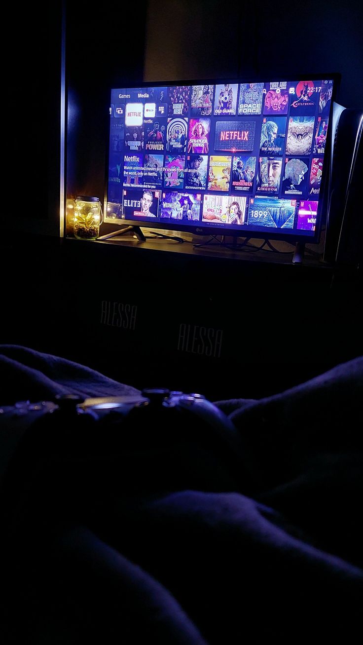 #netflix #relax #movie #night #playstation # Watching Movie Asthetic Picture, Netflix And Chill Zepeto Background, Watching A Movie In Bed Aesthetic, Movie Watching Aesthetic Home, Watching Tv At Night Aesthetic, Watching Horror Movies Aesthetic Night, Couch Aesthetic Night, Watching Movies Aesthetic Night Tv, Netflix And Chill Aesthetic Night Couple