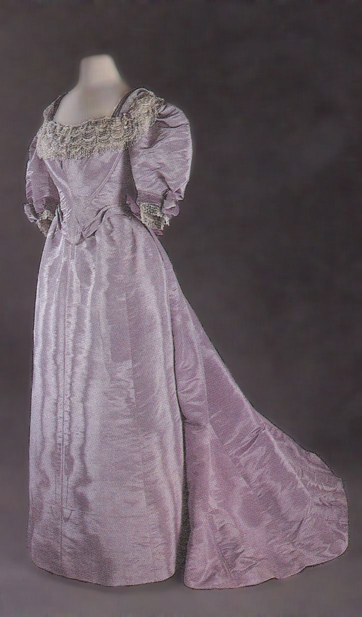 1896 Princess of Wales Alexandra's dress (Museum of Costume - Bath, Somerset UK) 1896 Dress, House Costume, Royal Gowns, Royal Costume, Historical Gowns, Victorian Gown, 1890s Fashion, Bath Somerset, Queen Alexandra