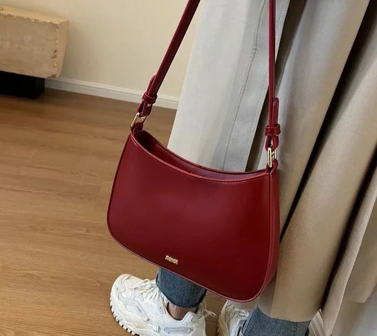 Main Material: PU Lining Material: Polyester Size: 25*16*6 cm Elegant Red Rectangular Hobo Bag, Luxury Red Hobo Bag, Luxury Soft Leather Red Hobo Bag, Elegant Red Shoulder Bag With Large Capacity, Luxury Red Satchel Hobo Bag, Sling Bags Women, Red Crossbody Bag, Red Crossbody, Vintage Crossbody Bag