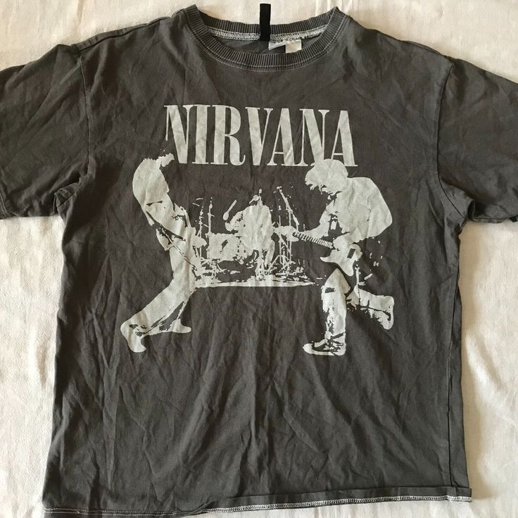 NIRVANA PUNK GRUNGE ROCK T-SHIRT SZ XSMALL H&M MERCHANDISE UNISEX Rock Bands Shirts, Aesthetic Grunge Shirts, Cute Shirts Aesthetic Trendy, H&m Shirt, Musician Merch Ideas, 80s Grunge Clothes, Dream Clothes Grunge, Nirvana Shirt Aesthetic, H M Clothes