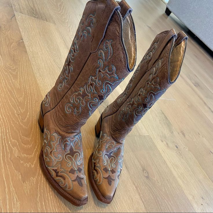 These Are Brand New, Never Been Worn, Size 9, Circle G Women’s Embroidered Cowgirl / Cowboy Boots. They Still Have The Original Price Tag On Them. - 13" Leather Shaft - 2" Western Heel - Hand Embroidered - Snip Toe - Leather Insole - Leather Outsole - Single Stitch Welt - Pull On Pull Straps Corral Boots Is A Niche Western Company, Born In Texas. Every Boot Is Handcrafted And Hand-Embroidered One At A Time. Casual Closed Toe Boots For Western-themed Events, Casual Embroidered Snip Toe Boots, Western Brown Boots With Flat Heel, Casual Ranch Boots With Closed Toe, Casual Closed Toe Boots For Ranch, Western Style Fitted Boots With Flat Heel, Embroidered Brown Boots With Pointed Toe, Brown Embroidered Closed Toe Boots, Western Style Embroidered Boots With Round Toe