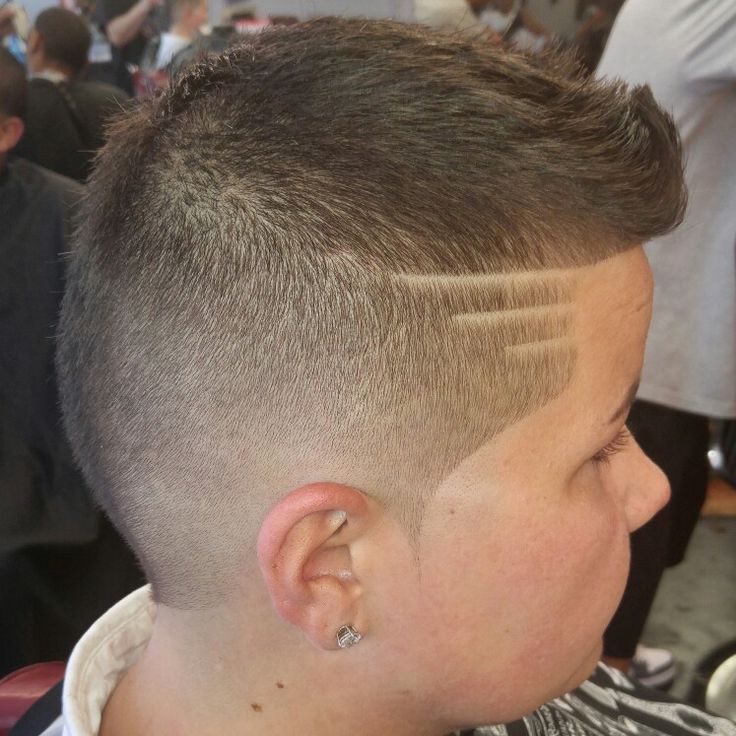 Classic Mohawk type Burstie Fade with three lines and a Razor Boys Haircuts With Designs, Hair Designs For Boys, A Line Hair, Baby Haircut, Little Boy Haircut, Blonde Kids, Boy Haircuts Short, Toddler Haircuts, Shaved Hair Designs