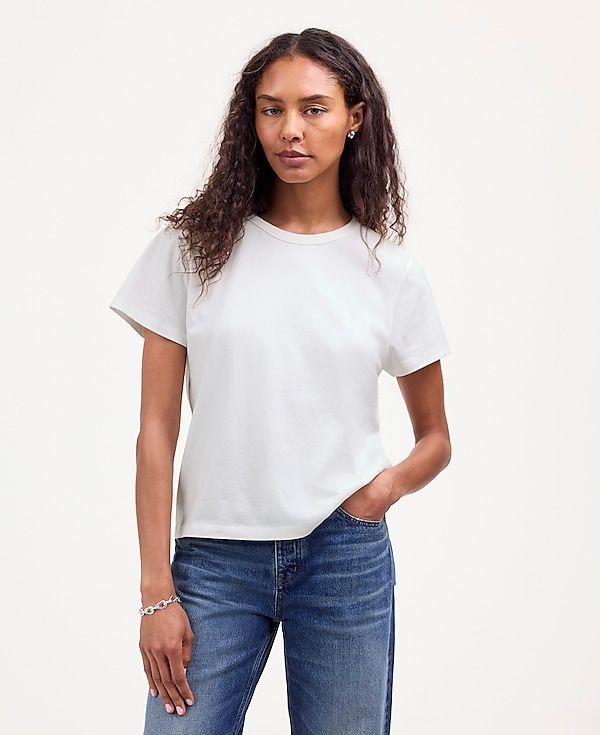 Cotton Perfect Crewneck Tee | Madewell White Tshirt Women, Running Errands Outfit, Style Wide Leg Jeans, Capsule Wardrobe Casual, Wide Leg Jeans Outfit, Basic White Tee, Cropped Wide Leg Jeans, Winter Capsule Wardrobe, T Shirt And Jeans