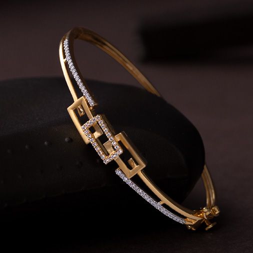 Diamond Gold Bracelet For Women, Gold Bracelet Design For Women, Kada Bracelet Gold For Women, Latest Gold Bracelet For Women, Bracelet Design For Women, Gold Bracelet Design, Gold Women Bracelet, New Necklace Designs, Gold Bracelet Simple