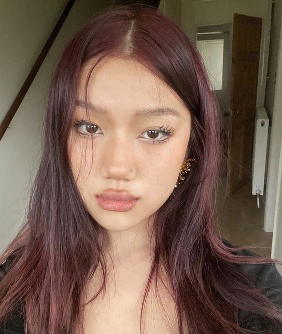 Wine Hair Color, Red Hair Inspo, Wine Hair, Cherry Hair, Dark Red Hair, Burgundy Hair, Haircut And Color, Dye My Hair, Hair Dye Colors