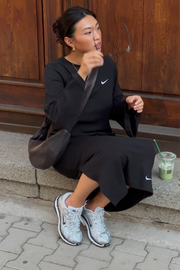 Nike Dbreak Women Outfit, P6000 Nike Outfit Woman, Sneakers Nike Women's, Nike Vomero 5 Outfit Women Casual, Nike Womens Outfits, Nike Trainers Outfit, Nike P 6000 Outfit Women, Nike Dress Outfit, Nike Vomero Outfit