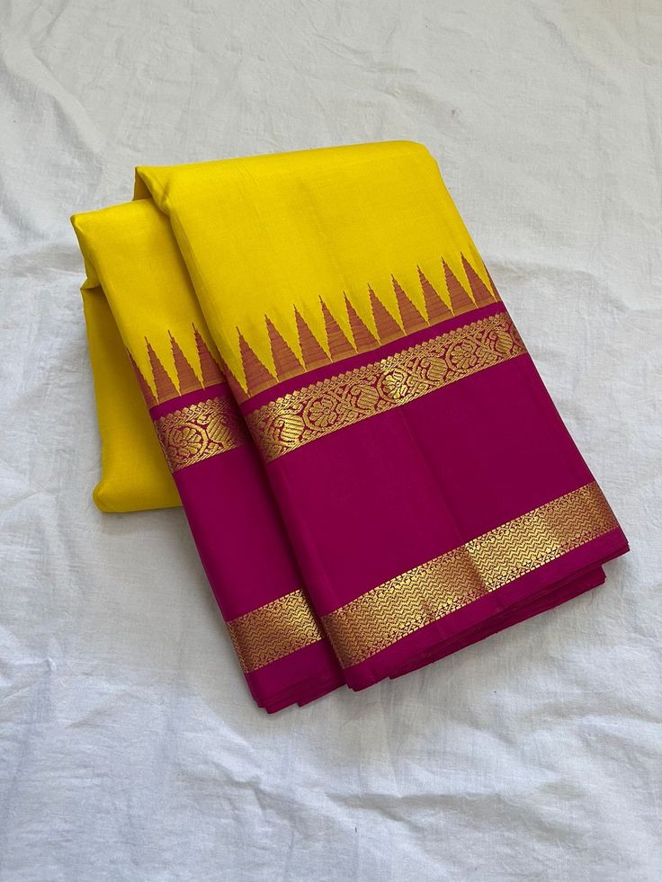 Yellow Sarees, South Silk Sarees, New Saree Designs, Women Cotton Dress, Ganesh Wallpaper, Beading Crafts, Yellow Saree, Wedding Silk Saree, Gold Jewelry Necklace