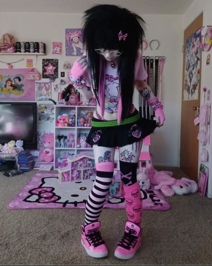 Scene Emo Fashion, 2000s Scene, Scene Aesthetic, Scene Core, Outfits 2000s, Scene Queens, Scene Outfits, Scene Girls, Scene Fashion