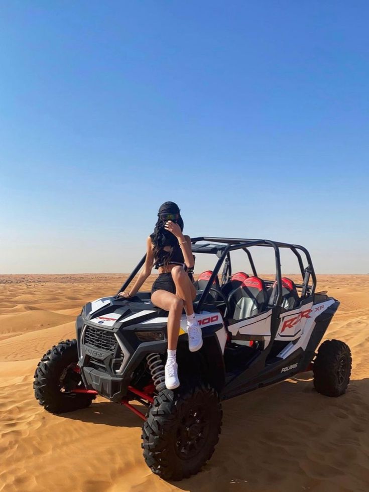 Polaris RZR 1000cc, Dune buggy DubAI Dune Buggy Outfit, Quad Biking Outfit, Sand Dunes Outfit, Desert Outfit Ideas, Sand Dunes Photoshoot, Dubai Photoshoot, Dubai Outfit, Safari Mobile, Desert Outfit