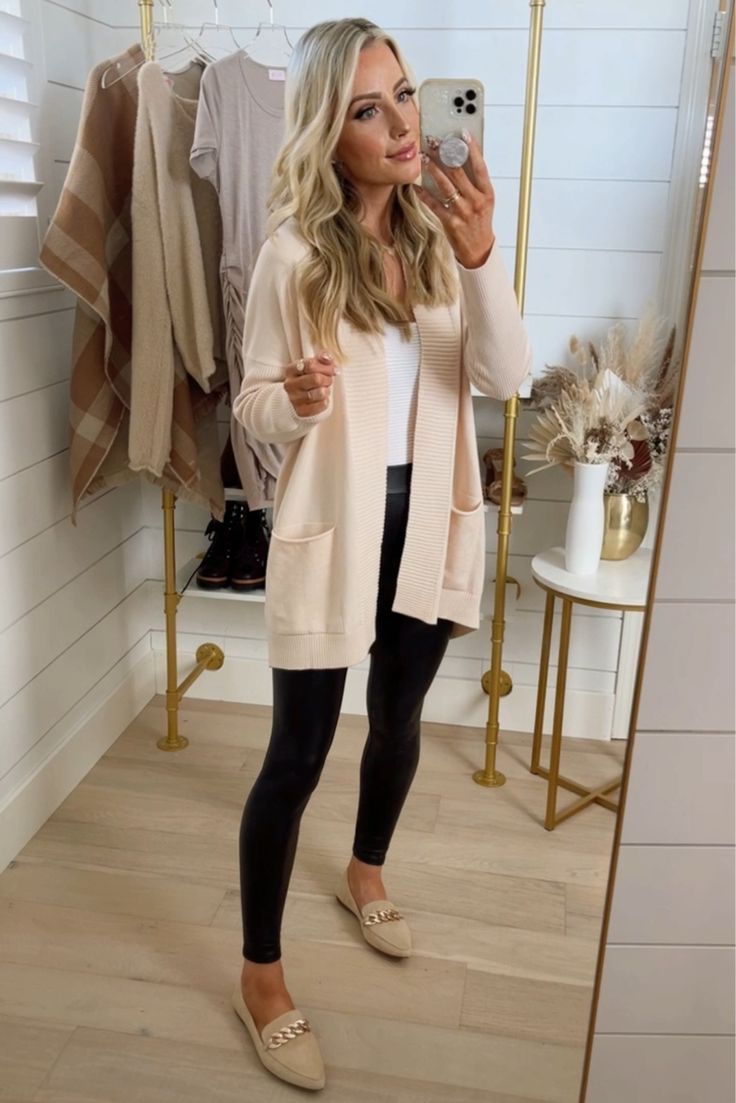 Dressing Up Leggings For Work, Women’s Casual Work Outfits, Cream Cardigan Outfit Work, Business Casual Outfits For Work Women, School Office Outfits Women, Fall Business Casual Outfits For Women Work, Womens Winter Work Outfits, Business Casual Outfits Leggings, Women’s Office Outfits